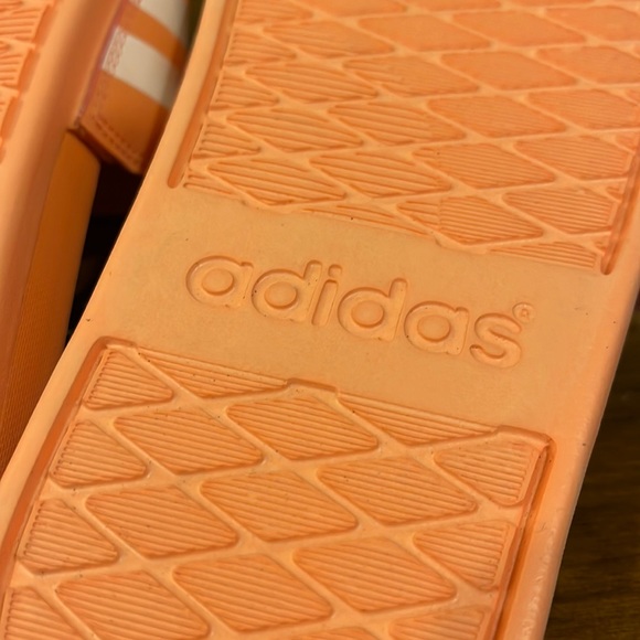 Adidas Adilette Comfort Slides Sandals Shoes Coral B43528 Women’s Size 8 - Picture 11 of 14